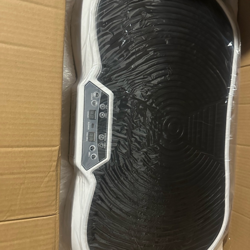 Black and White Vibration Plate- NO SHIPPING AVAILALE AS PER POSHMARK